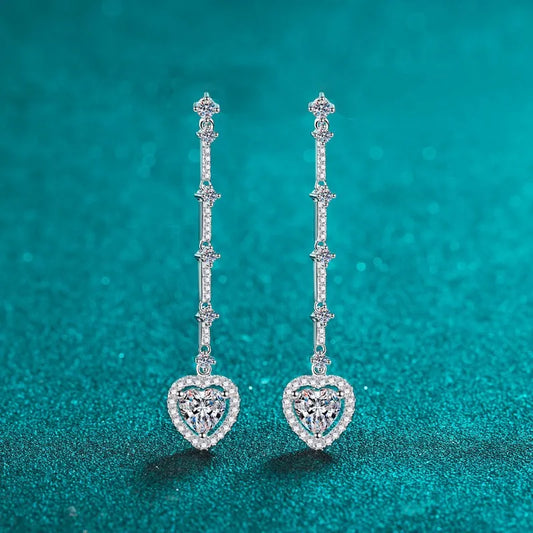 2-carat Moissanite Zircon Heart-shaped Earrings, Shining Brilliantly